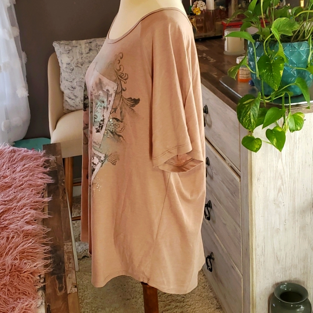 ❤❤Maurices top❤❤ - Picture 2 of 4